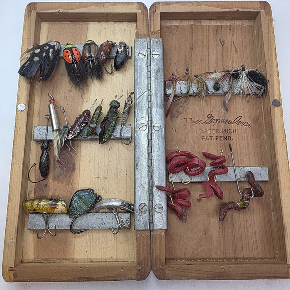 Vintage Wooden Magnetic Tackle Box Don Gapen Fly Lures Pumpkinseed Estate
